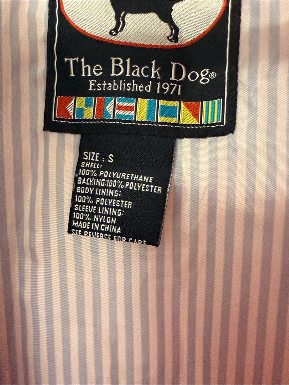 The Black Dog Pink Hooded Rain Jacket - Picture 3 of 7